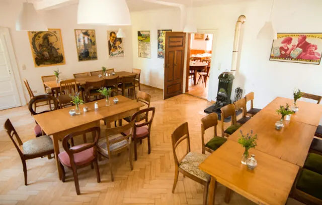 Krone Alt-Hoheneck - Das Gasthaus mit Festsaal am Neckar