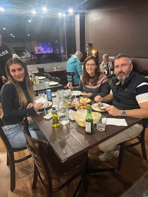 Raouche Lebanese Restaurant