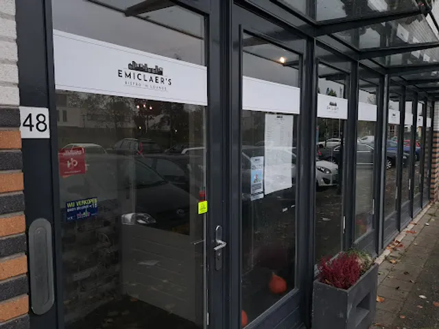 Emiclaer's Bistro 'n Lounge