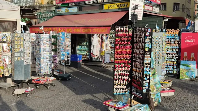 PIT STOP SOUVENIR-DEPOSITO BAGAGLI/LUGGAGE DEPOSIT