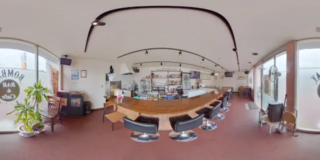 バー&カフェ ボンベイ