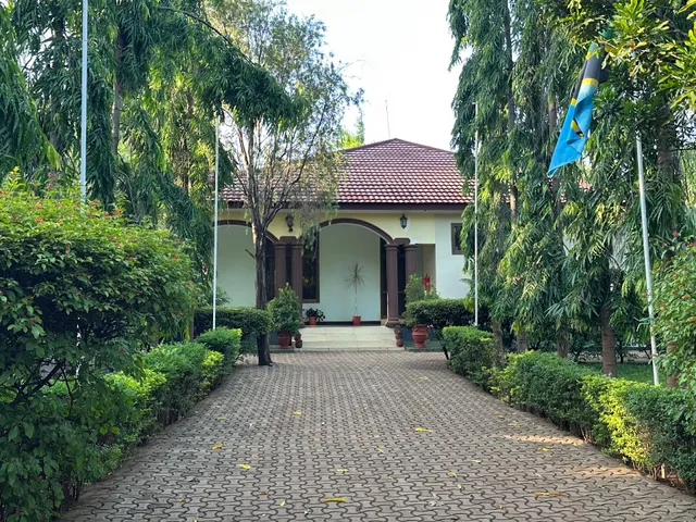 African Flower Hotel