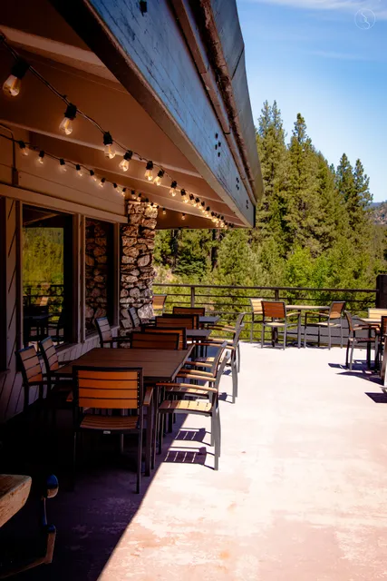 Longboards Bar & Grill