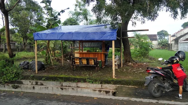 Angkringan Ndelik Den Bagas