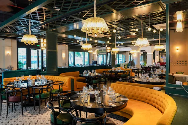 Buffet Sen Hà Thành Hạ Long