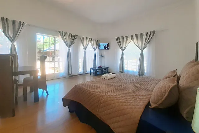 Queens Palace Apartments