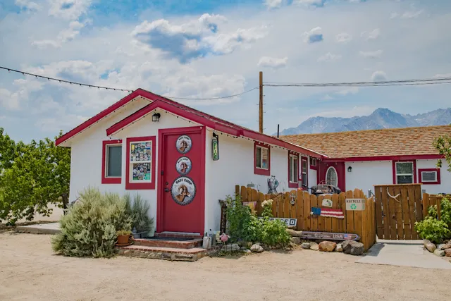 Mt Williamson Motel and Basecamp