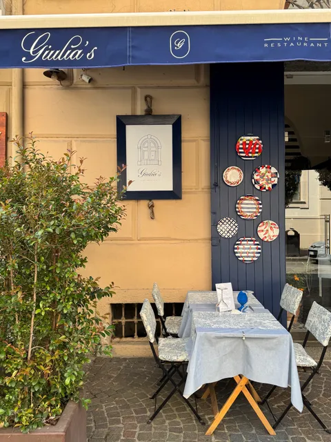 Giulia's Wine Restaurant