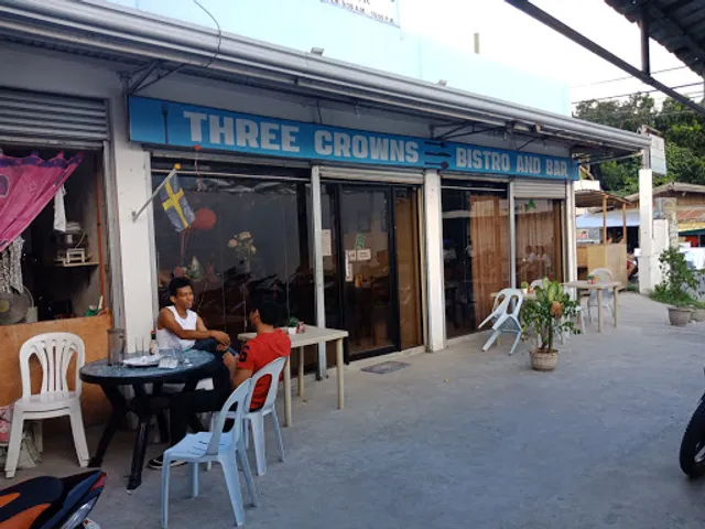 Three Crowns Bistro and Bar