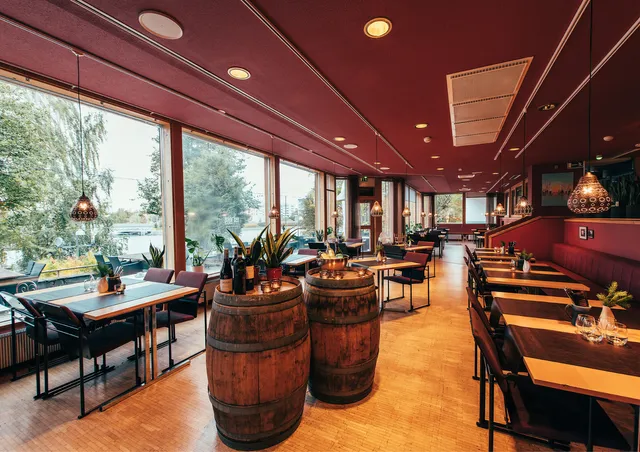 Ravintola Est.1969 & Campfire Terrace