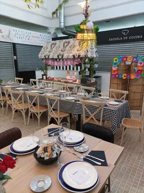 Bar restaurante Mercaito Manolo Juliá