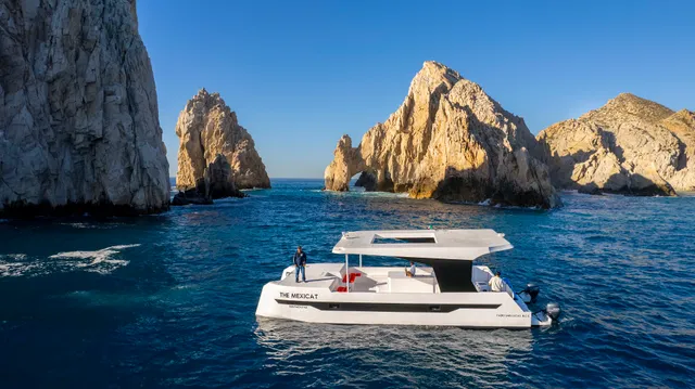 Cabo Deluxe Sailing | Catamaran Rental