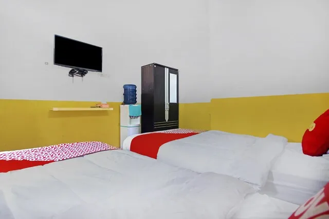 OYO 90307 Fj Alfaeyza Kost