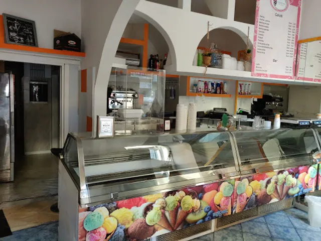 Gelateria In Antartide