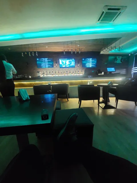 TEMPLE SPORT BAR