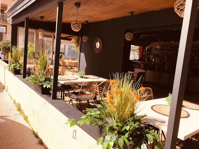 TIMBOL Tapas Bar Café