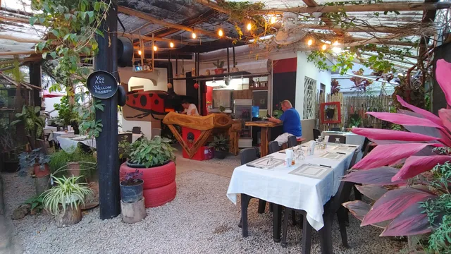 Pizzeria "Andrea y Mary"