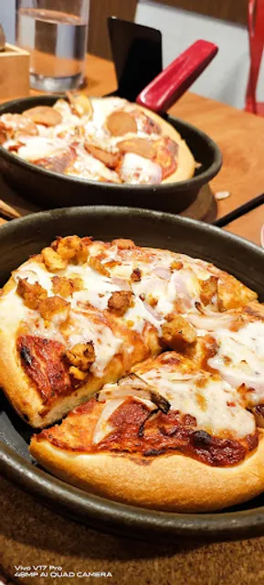 Pizza Hut | SV Road Khar, Mumbai