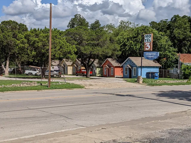 Motel 3 Johnson Court