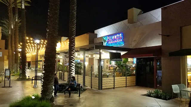 Islands Restaurant Cerritos