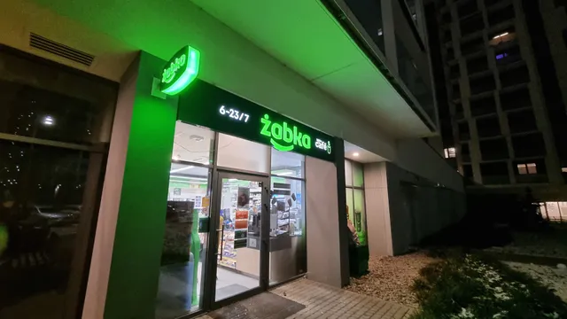 Żabka | Prosto z pieca