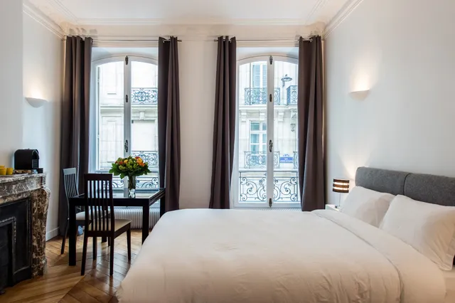 Paris Square - Luxury Bed & Breakfast
