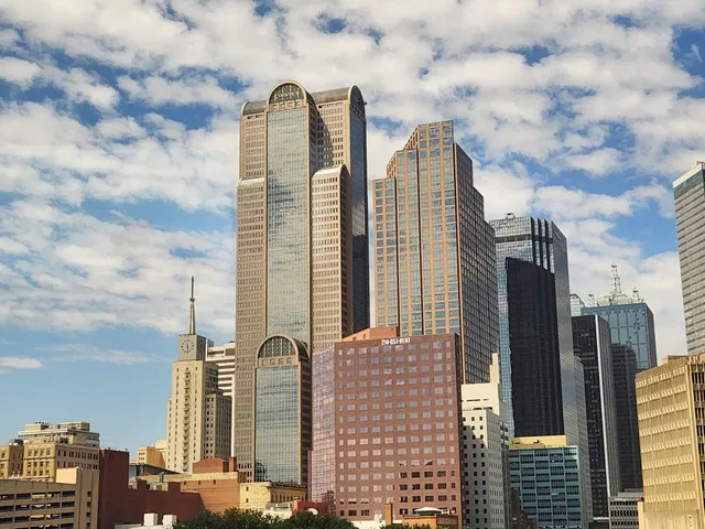 DOWNTOWN DALLAS TEXAS - ARTS DISTRICT