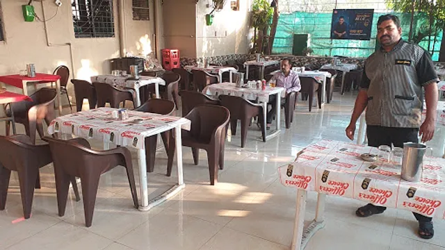 Mayur Garden | Bar & Family Restaurant