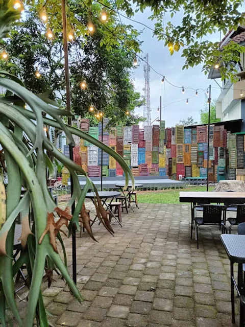 Lockey Chillin House