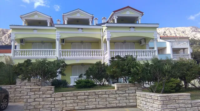 VILLA JURAS APARTMENTS