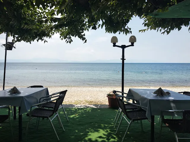 Ψαροταβερνα Λιτσα Ροβιες