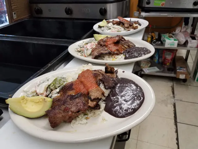 Mi Tienda Y Comedor Guatemalteco