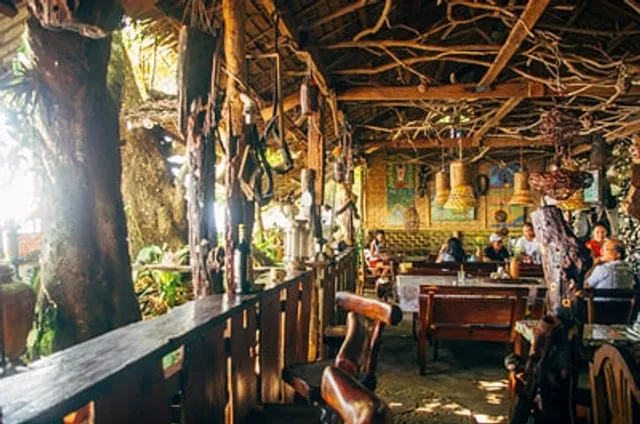 The BeeHive Driftwood Cafe