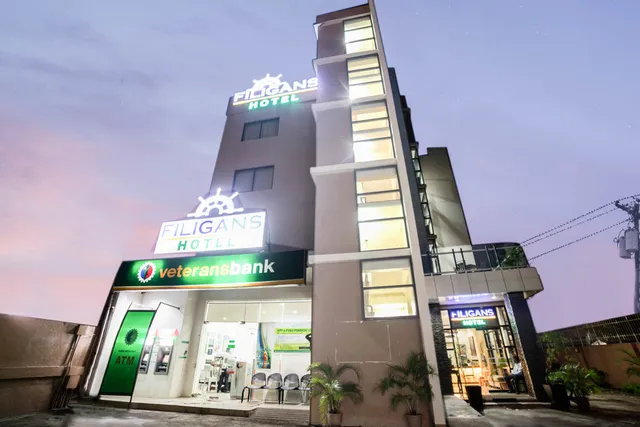 RedDoorz Plus near Rizal Junction