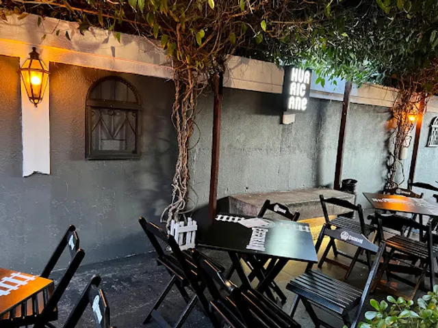 Donna Ninpha Skate Bar