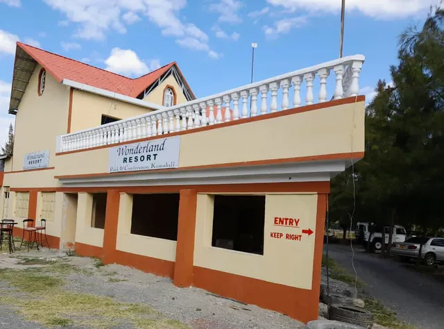 Wonderland Resort, Komahill