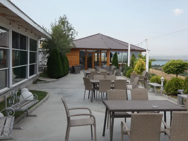 Hill House - Drobeta-Turnu Severin