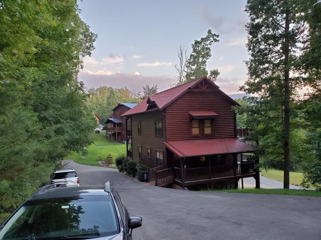 Touch Of Class - Elk Springs Resort