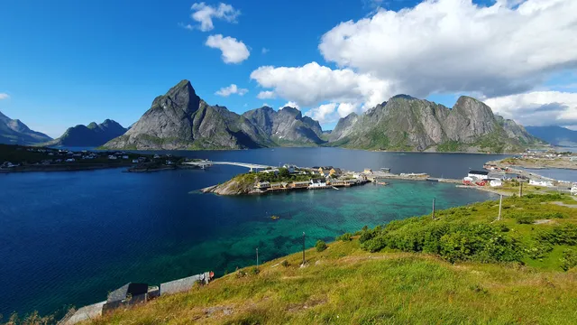 Olenilsøya kystfort