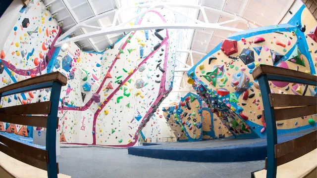 Tsentr Skalolazaniya "Skalodrom.ru"