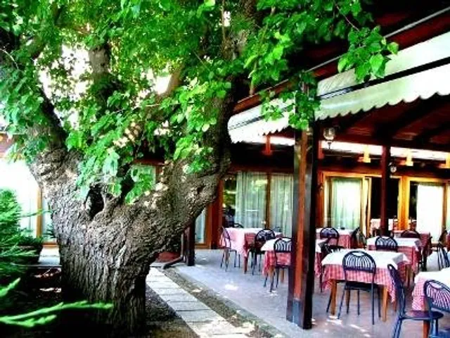 Trattoria La Rocca Di Prenna Franco