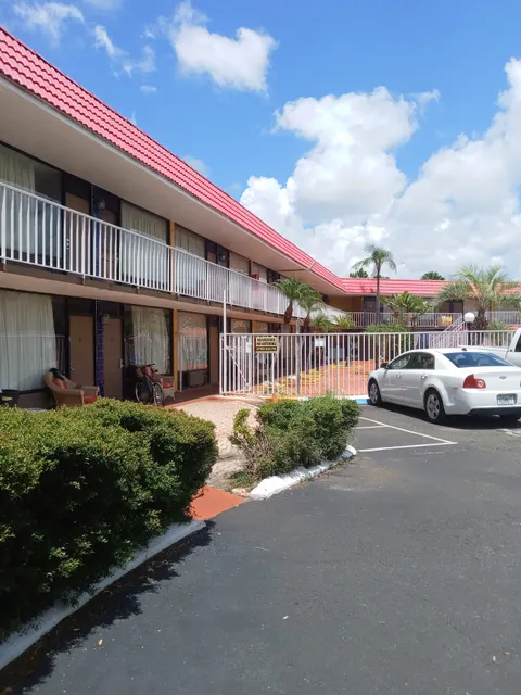 Express Inn & Suites