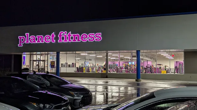 Lakemore Plaza Shopping Center