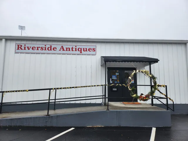 Riverside Antiques & Treasures