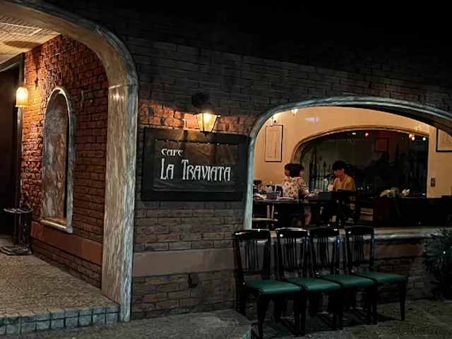 Cafe La Traviata