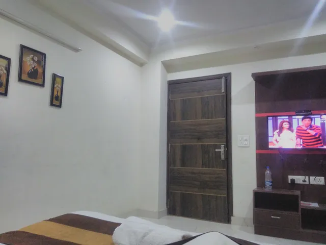 OYO 6812 Taksh Residency