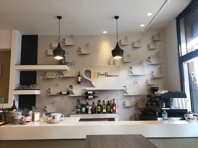 Four Roses Di Alongi Michelangelo E Alonge Angelo S.N.C.