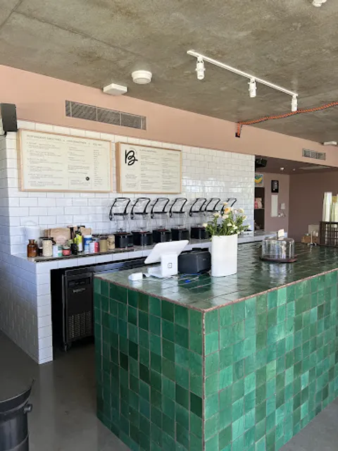 B Smoothie Bar