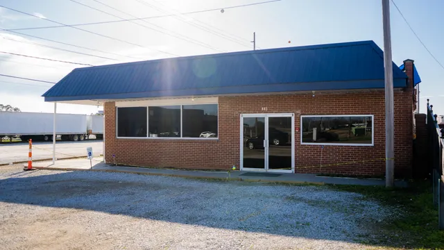 Blu Majik Bar & Grill