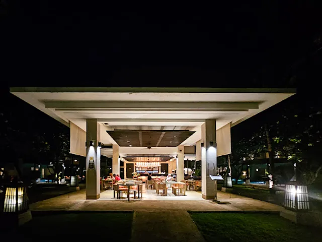 Salas Pool Restaurant